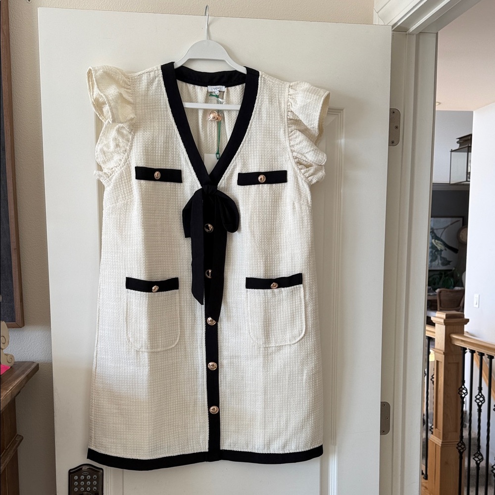 Chic Cream and Black Women's Mini Dress - Picture 2 of 4